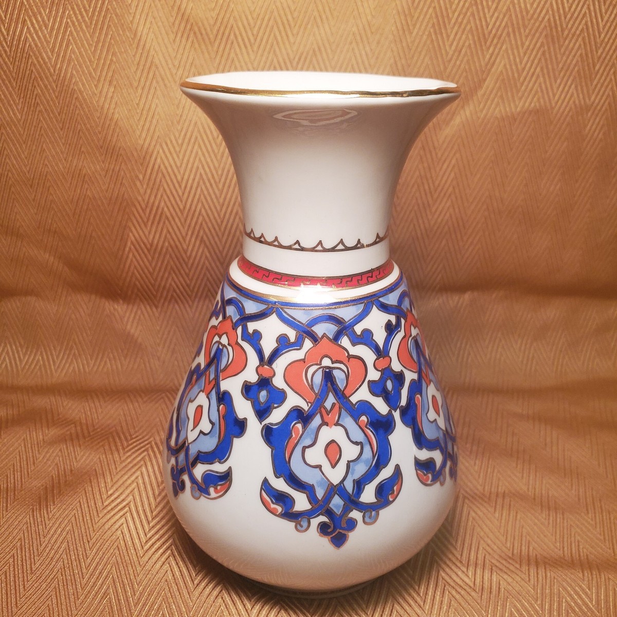 トルコ ヴィンテージ*Kutahyaキュタフヤ陶器*ハンドペイントフラワー