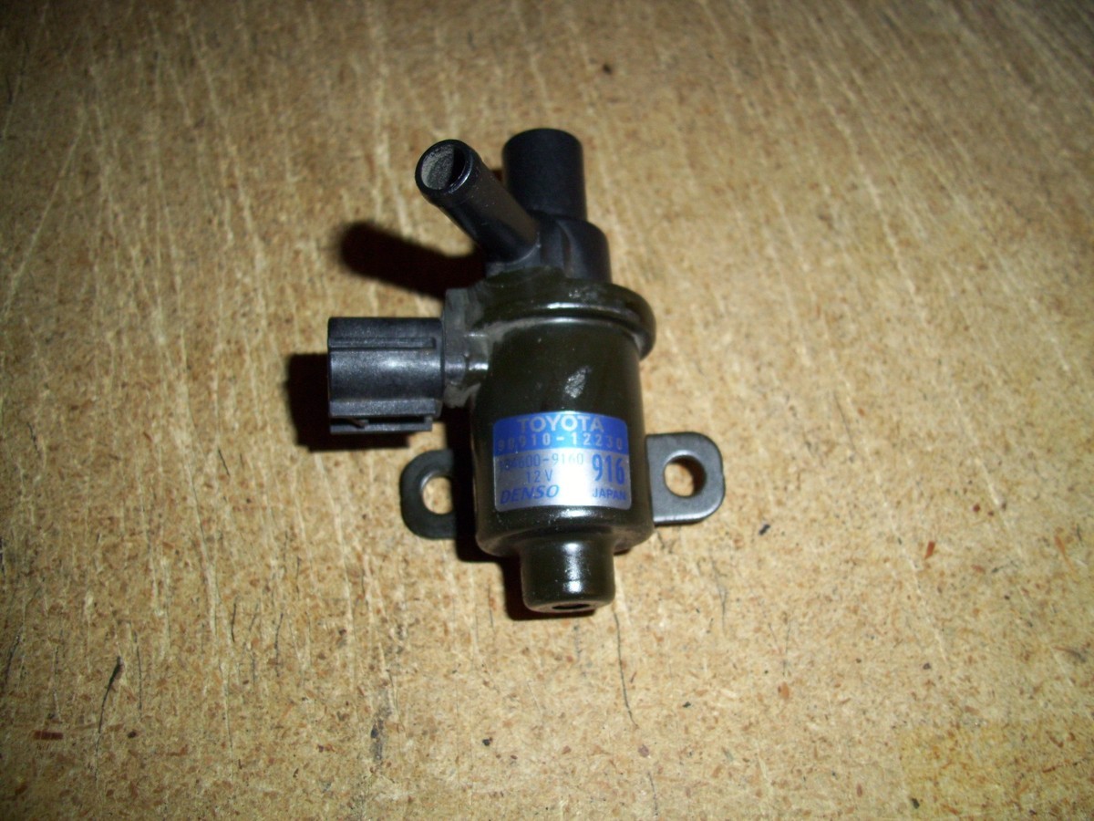 2000-01 LEXUS ES300 TOYOTA GENUINE VACUUM VALVE SWITCH # 90910
