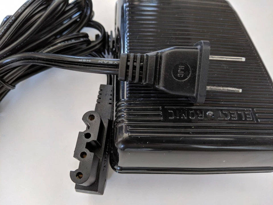 Electronic FOOT CONTROL PEDAL Bernina Old style 830,831,800,640,540,Round Type  - Image 4 of 4