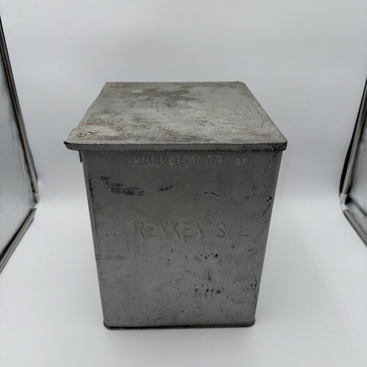 Vintage Galvanized Insulated Embossed Renken's Dairy Milk Box READ