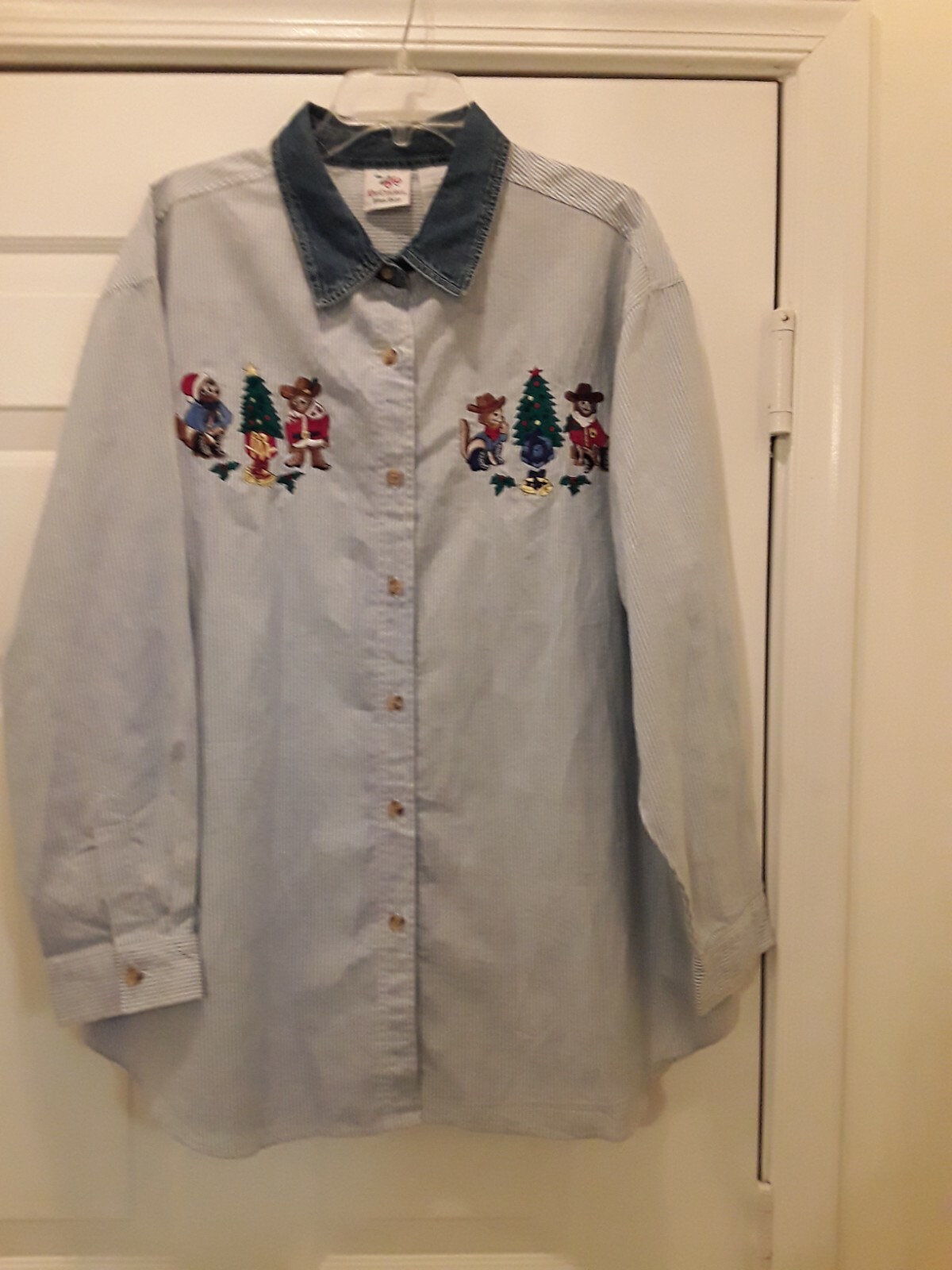 Nutcracker Plus Women’s Christmas Button Down Blo… - image 1