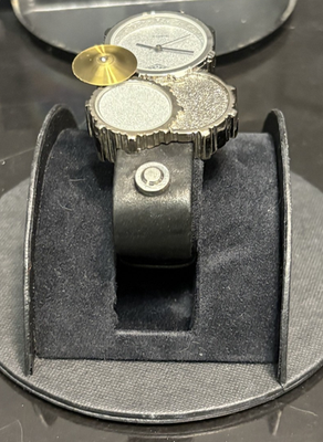 古時計 IN ORIGINAL BOX Vintage 2001 ZX - The ZZYZX Drums Watch w/ Studded
