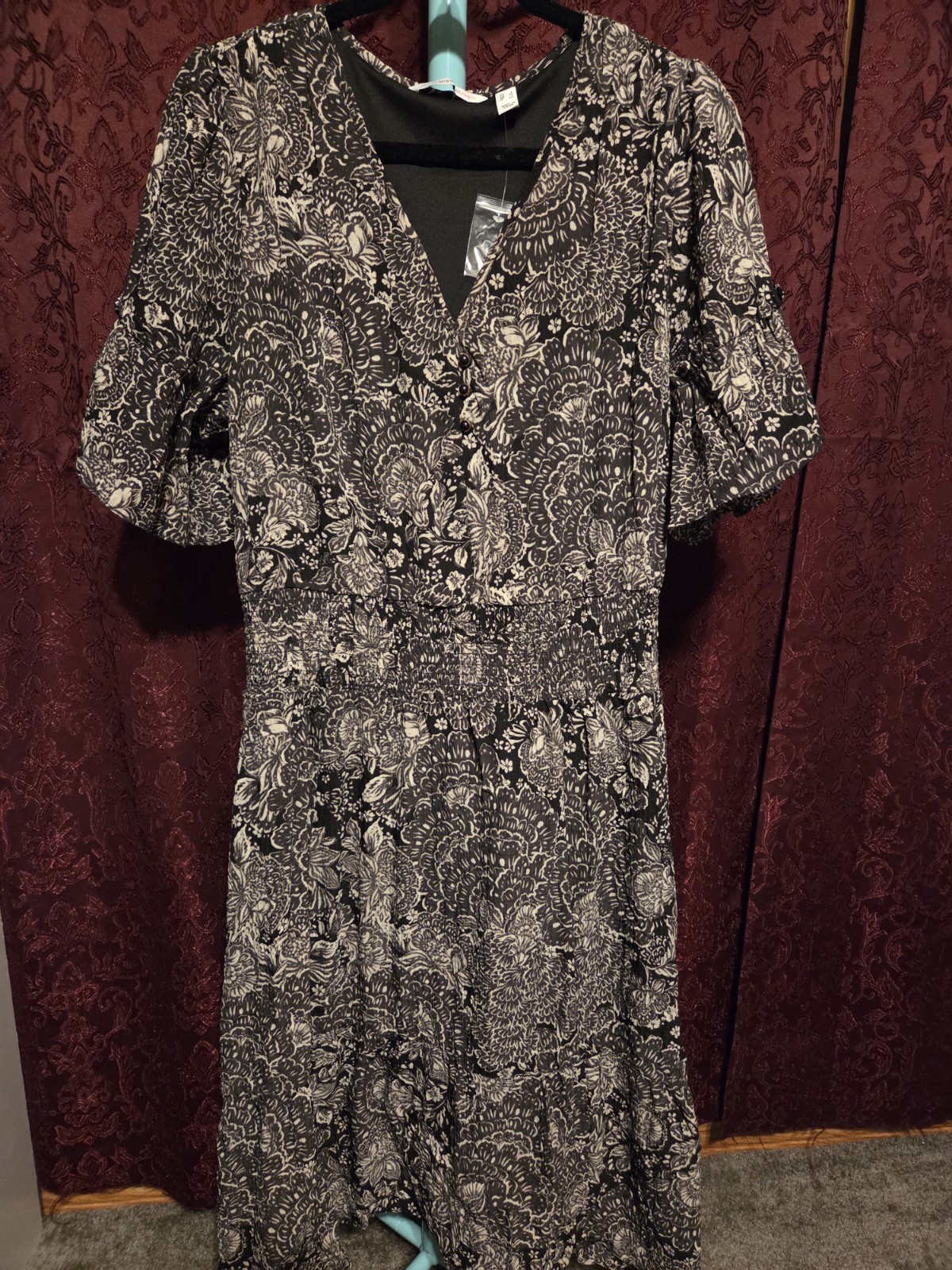 Isaac Mizrahi Live Women's Black Floral Dress. Size L. NWT.     #422