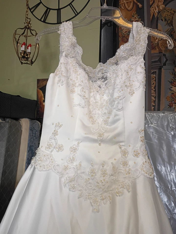 Alfred Angelo White Wedding Dress ( Bust- 16", Waist -15" And Front Length 5 Ft - Image 3 of 4