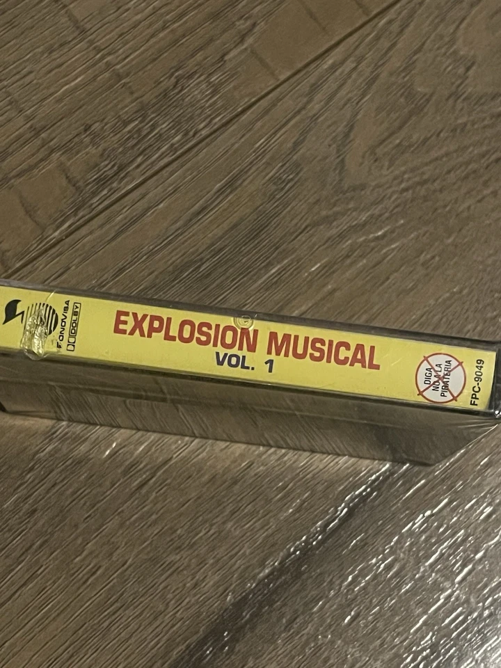 Explosion Musical Vol.1 Con Bronco, Los Tigre’s Del Norte, Los Bukis, Y Mas Foto 3 de 3