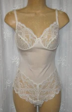 VINTAGE SZ 36 WACOAL IVORY NYLON STRETCH LACE PANTY/BRA TEDDY BODYSUIT 80108