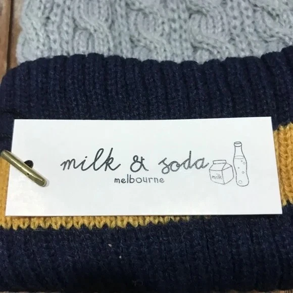 Sombrero Milk & Soda Niño S Gris Rayas Pom Gorro Preppy Invierno Neutro Retro Nieve Foto 3 de 3