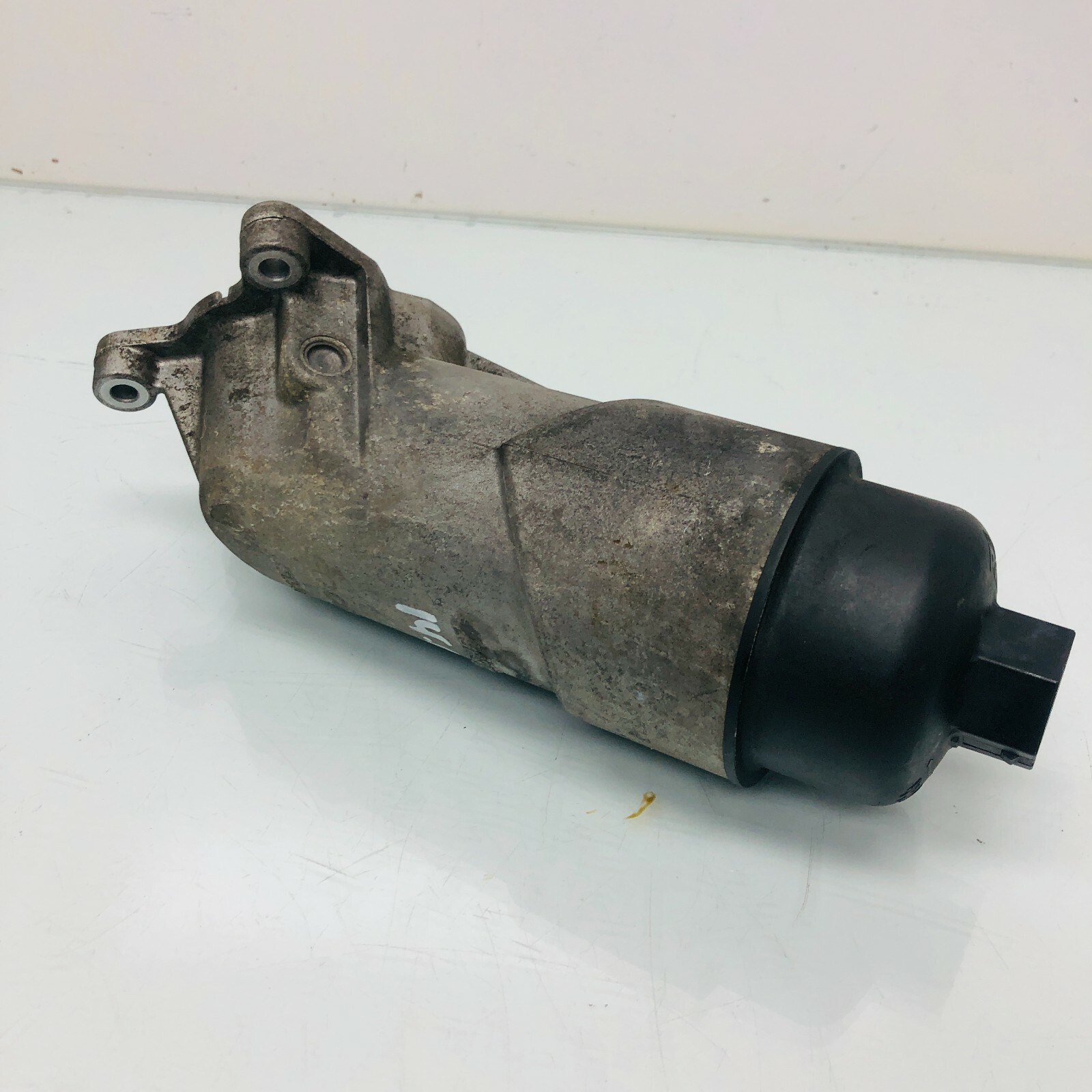 2014 - 2017 Maserati Ghibli 3.0L Engine Oil Filter Housing OEM 298937