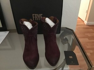 frye billy stud