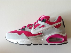 junior pink nike trainers