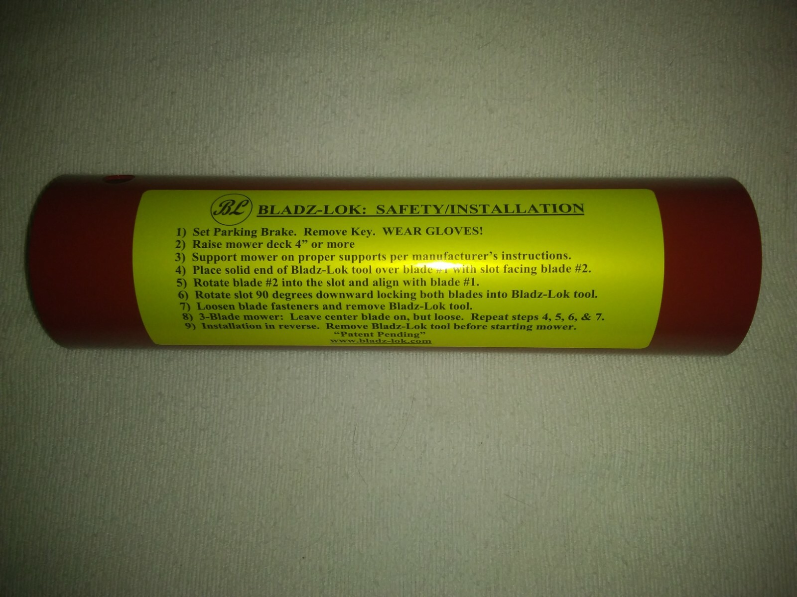 LAWN MOWER BLADE LOCK REMOVAL TOOL for BLADE WIDTH UNDER 2 3/4" BLADZ