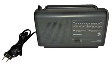 Vintage 70's General Electric GE 7-2662D Portable 2 Band Am/FM Radio Works Great