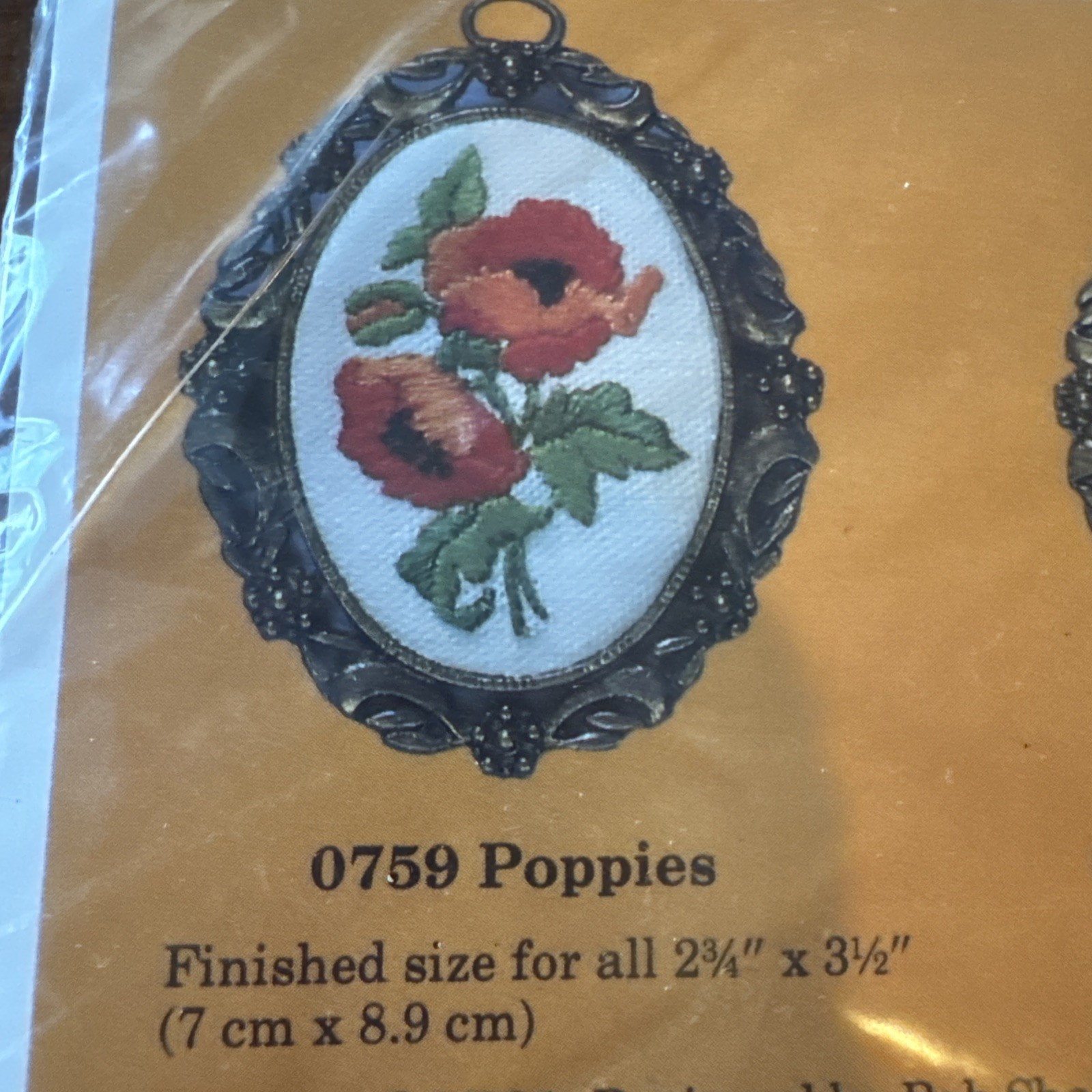 The Creative Circle Vintage Craft Kit Framed Embroidery 0759 Poppies #33