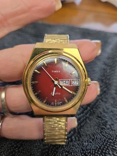 Vintage Timex Dial England, Electric Gold Tone Men’s Watch