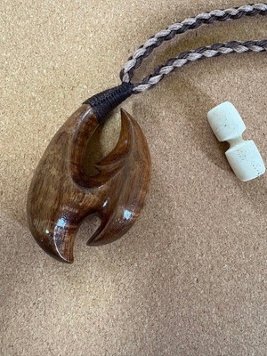 Hawaiianische Koa & Bone Fisch Haken Halskette, handgewebte Wachskordel,...
