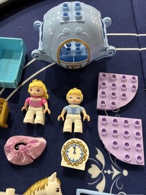 LEGO DUPLO CINDERELLAS CARRIAGE SLEEPING BEAUTYS ROOM 6153 6151 Lot PRINCESS