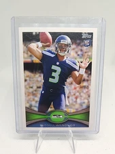 2012 Topps - Russell Wilson (RC) Stands in Background #165 