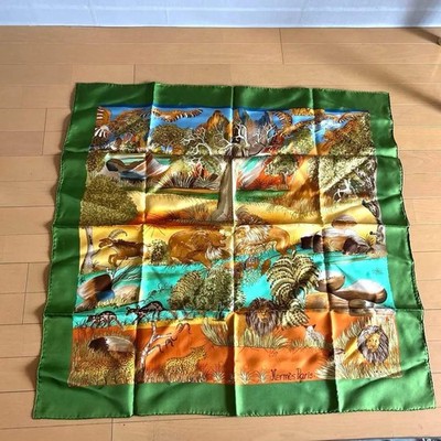 Authentic HERMES Carre 90 Scarf ''Nuba Mountain'' Silk Green SK1525