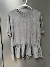 Lululemon Women  s Gray Heathered Short Sleeve Crew Neck Top Size 6