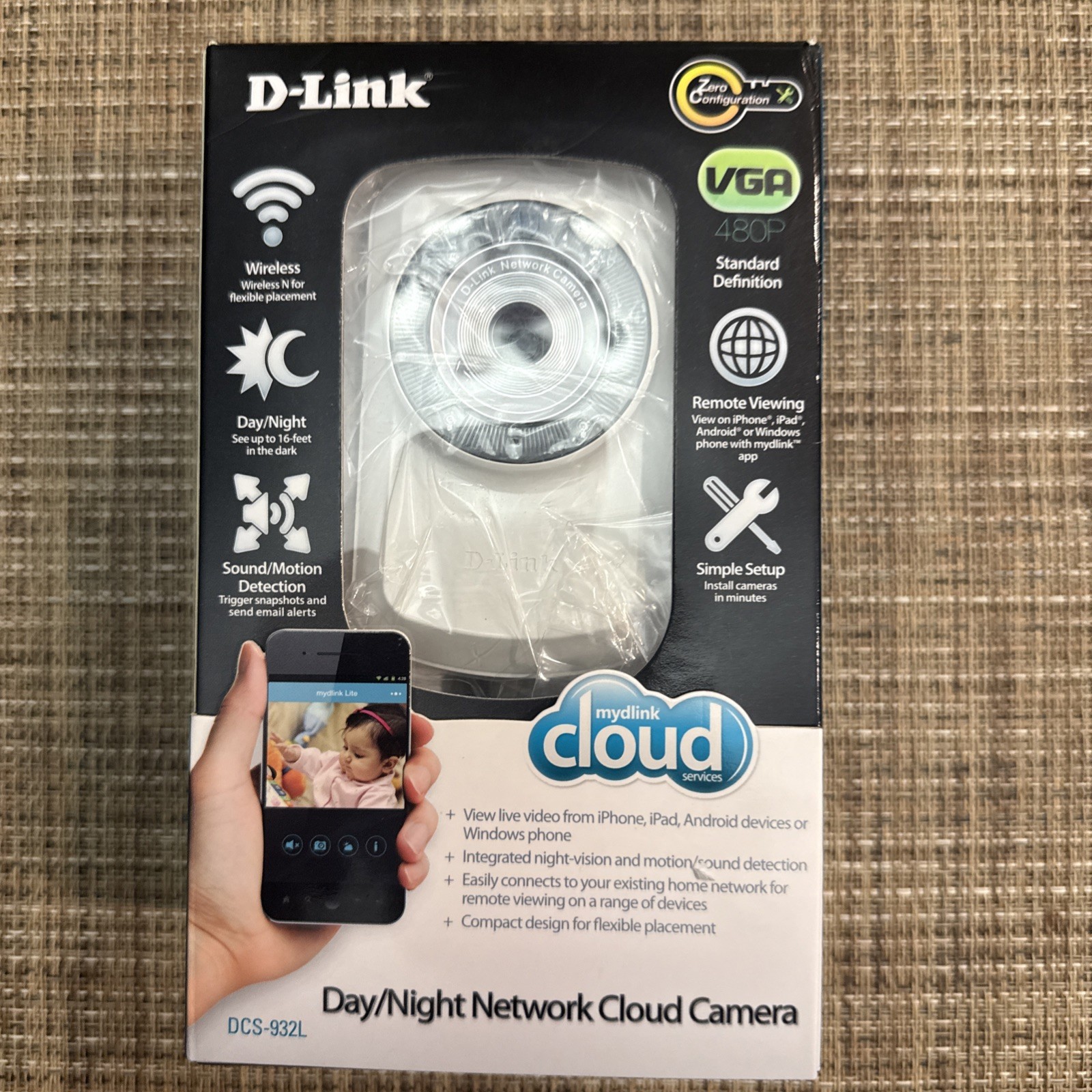 D-Link DCS-932L Web Cam Cloud Camera 1100 Day/Night NEW In B