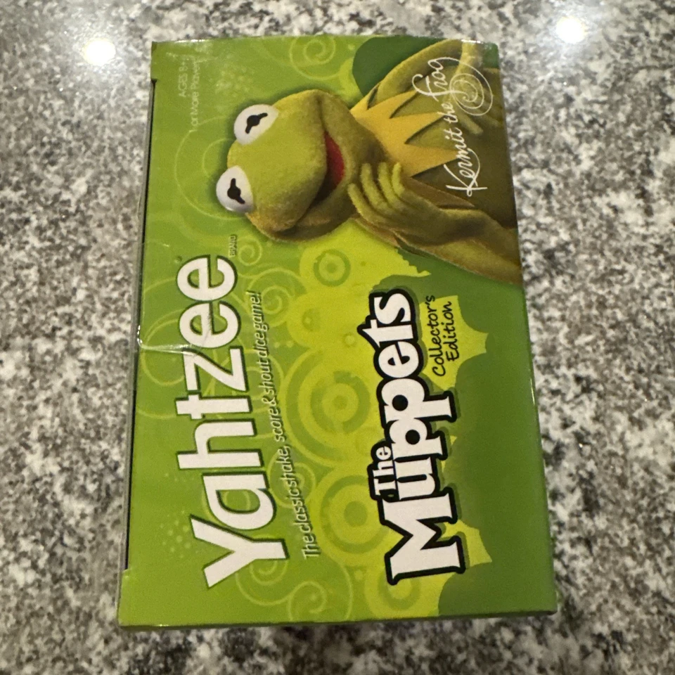 NEW THE MUPPETS YAHTZEE COLLECTORS EDITION 2010 KERMIT THE FROG HASBRO USAOPOLY - Image 3 of 4