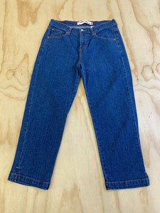 LEVIS WOMEN SIZE 10 CLASSIC SLIM CAPRIS 