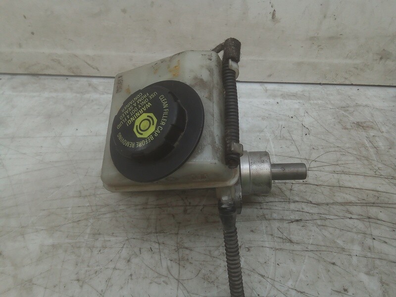 32067271 brake master cylinder Opel Astra H Berlina 1.9 CDTI 2004 1215121
