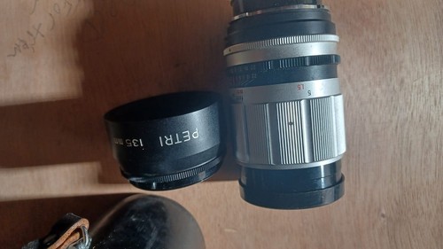 Petri Lens 1:3.5 F=135mm Auto Manual W/Both Covers, Leather Case & Light Hood - Picture 3 of 6