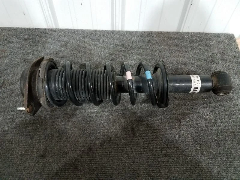 Conjunto de puntal trasero derecho pasajero Subaru Impreza WRX 2008-10 Foto 2 de 4