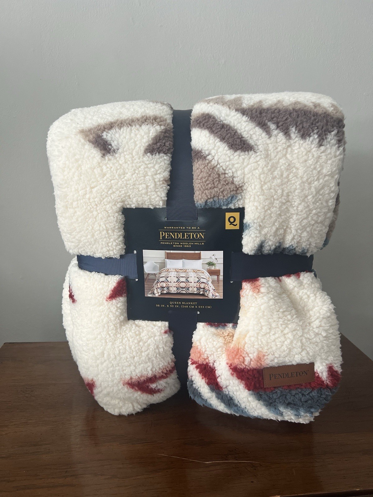 New Pendleton Sherpa Queen Blanket White Sands Aztec Print Southwest