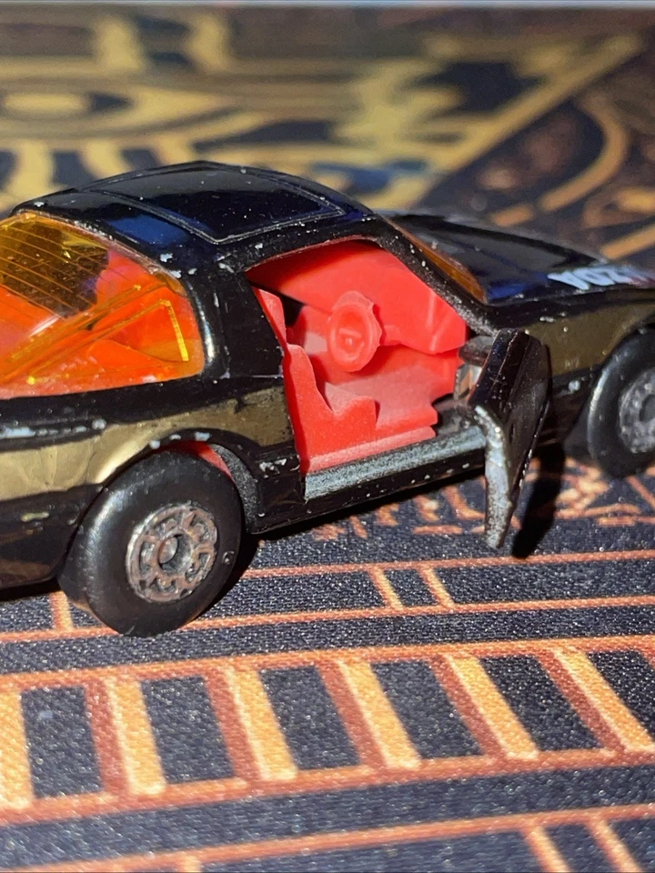 1982 火柴盒 MAZDA RX7 黑色压铸汽车带金色和红色开门 — 第 3/4 张图片