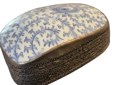 Chinese Old White Base Blue Scroll Leaf Graphic Porcelain Art Pewter Box Vintage