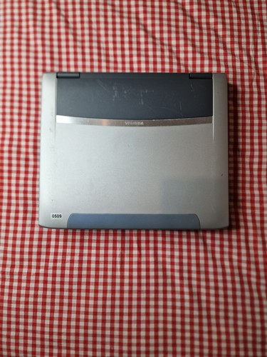 Toshiba Satellite Pro 4600 Laptop SP4600 Unknown Specks Faulty Read Description - Picture 13 of 13