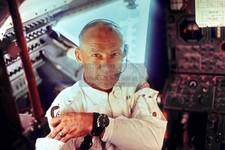APOLLO 11 LUNAR MODULE INTERIOR WITH ASTRONAUT BUZZ ALDRIN 19 4X6 POSTCARD PHOTO