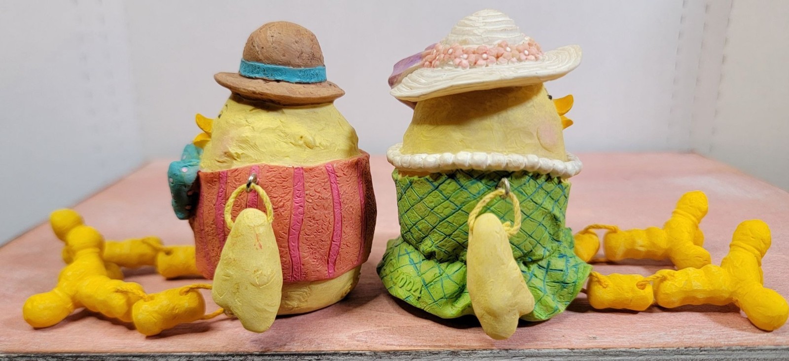 Vtg Anthropomorphic Chicks Birds Girl Boy Shelf Sitters Figurines 2004 WMG