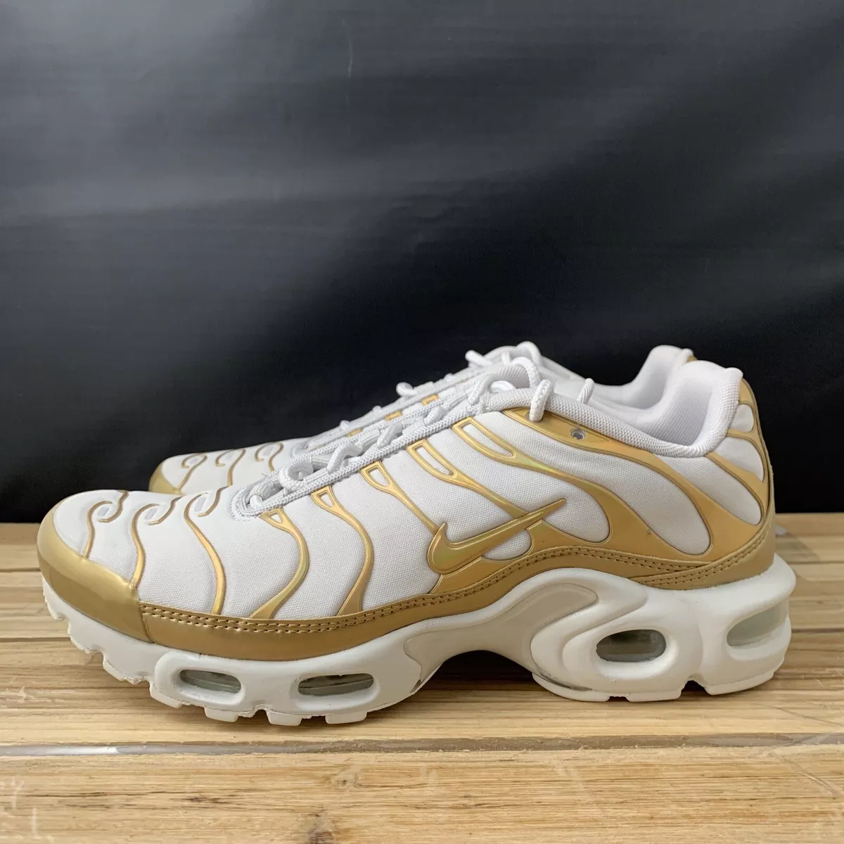 Nike Air Max Plus Damen Laufschuhe weiB metallic gold 605112 054 Gr. 7 5