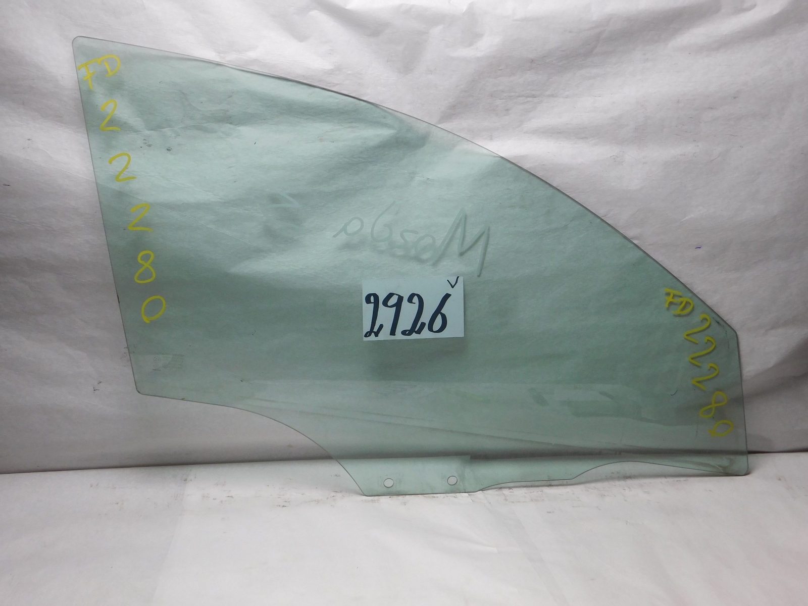 2004 - 2009 MAZDA 3 - Front Passenger Door Glass Used 2926V