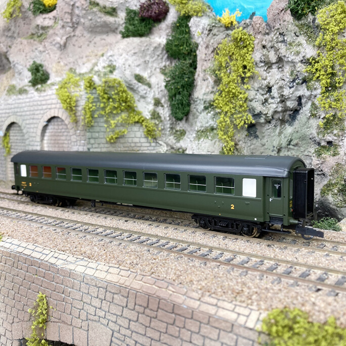 Voiture B11 SNCF ROCO 6200007 pour compléter votre rame de train HO