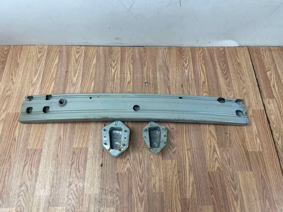 Refuerzo de parachoques delantero 62030 3BA0H PARA NISSAN VERSA 2012-2019 sedán de 1,6 L Foto 4 de 4