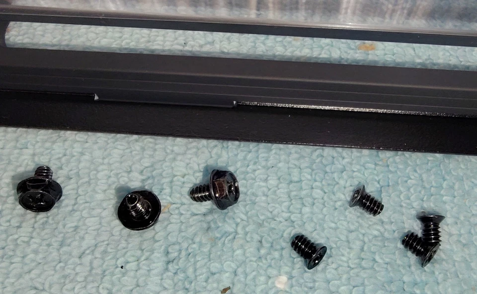 Schwarze Frontplatte mit Hartglas, Schrauben 4 Corsair Crystal 680X RGB PC-Gehäuse - Bild 2 von 4