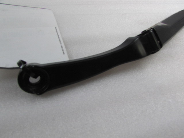 Maserati Quattroporte, Ghibli, LH, Left Wiper Arm Assembly, Used, P/N 670007562