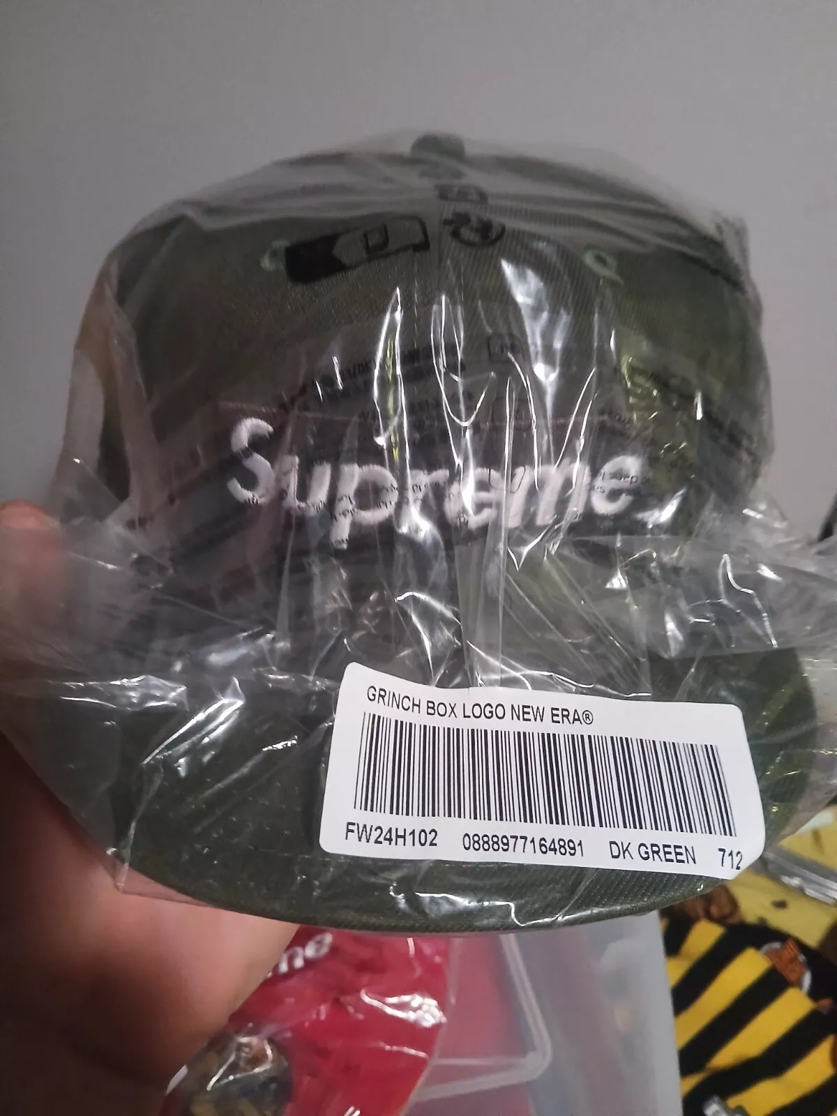 CHAPEAU SUPREME GRINCH BOX LOGO NEW ERA TAILLE 7 1/2 VERT FW24 (100% AUTHENTIQUE) (NEUF)