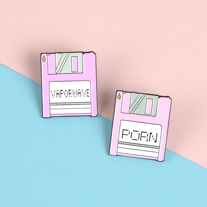 Retro Floppy Disk Lapel Enamel Pin Brooch Vintage Pink CD Player Vaporwave Funny-image