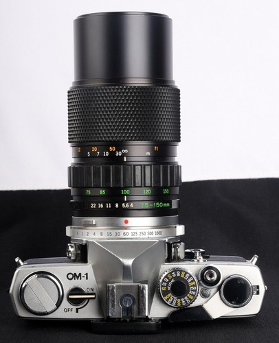 Olympus OM-1 MD 35mm Film SLR c/w Zuiko Auto-Zoom 70-150mm f/4 Lens & Flash Kit - Picture 11 of 11