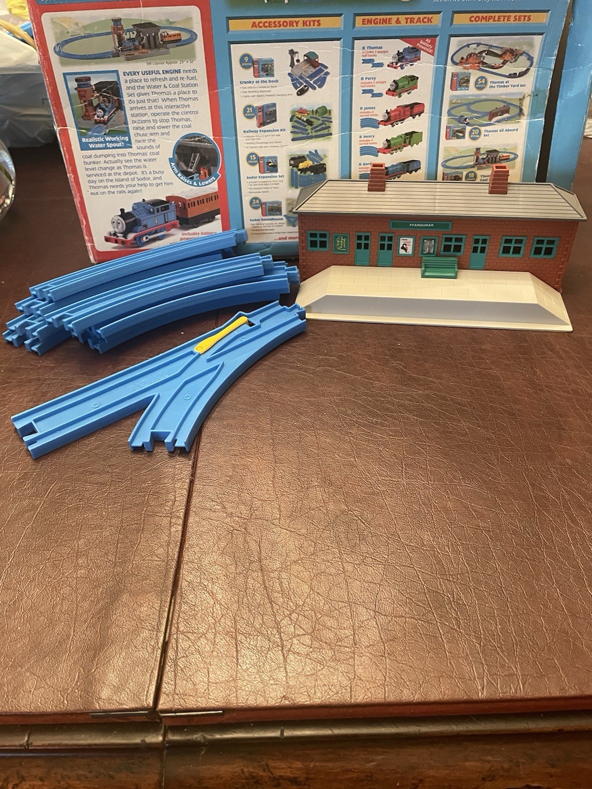 Thomas and Friends Tomy Ffarquhar Train Station with Track Accessories