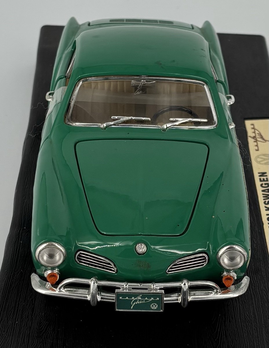 ROAD LEGENDS 1966 VOLKSWAGEN KARMANN-GHIA COLLECTION DIECAST MODEL