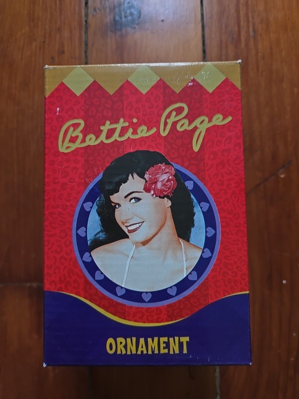 VINTAGE Bettie Page Pin Up Christmas Ornament Dark Horse Comics 2000 5" .