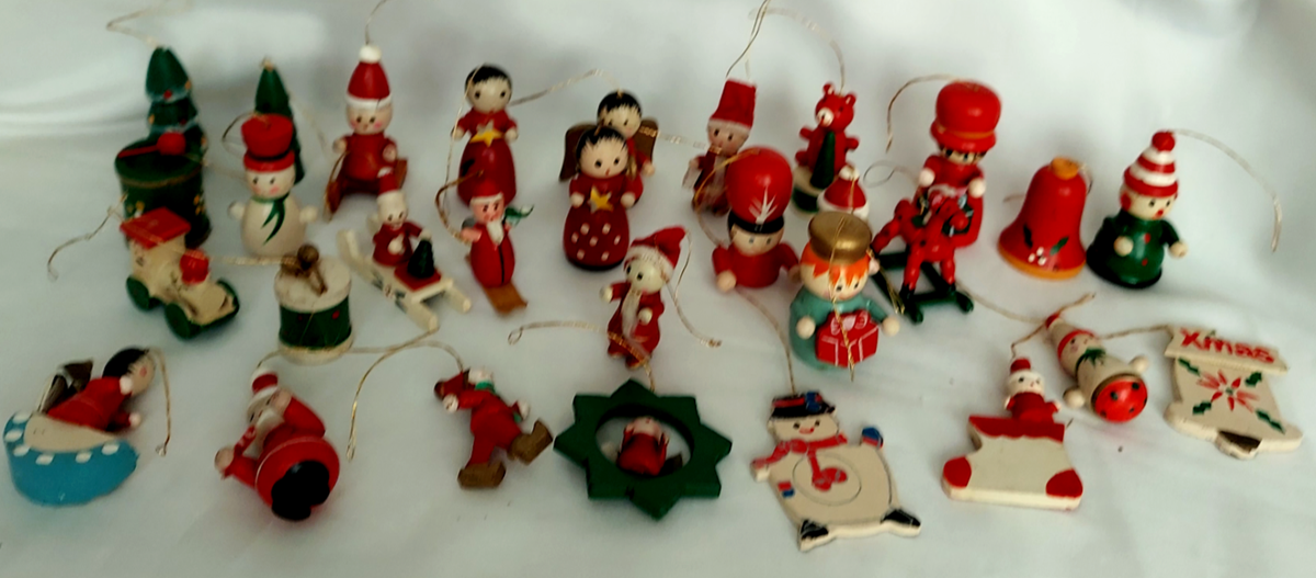* antique tree ୨୧⸝.·*° 白いベルがかわいい サマーツリー Vintage Ceramic Christmas Tree 17