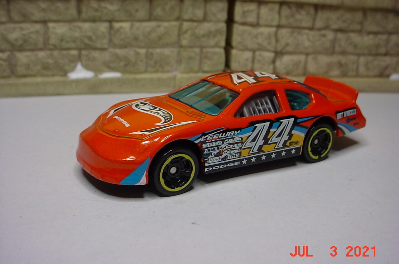 hot wheels dodge stock car