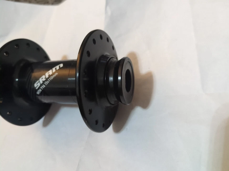 SRAM MTH716 BOOST FRONT HUB ROCKSHOX TORQUE CAPS 32HOLE 6BOLT ROTOR 110X15 BLACK - Image 3 of 4